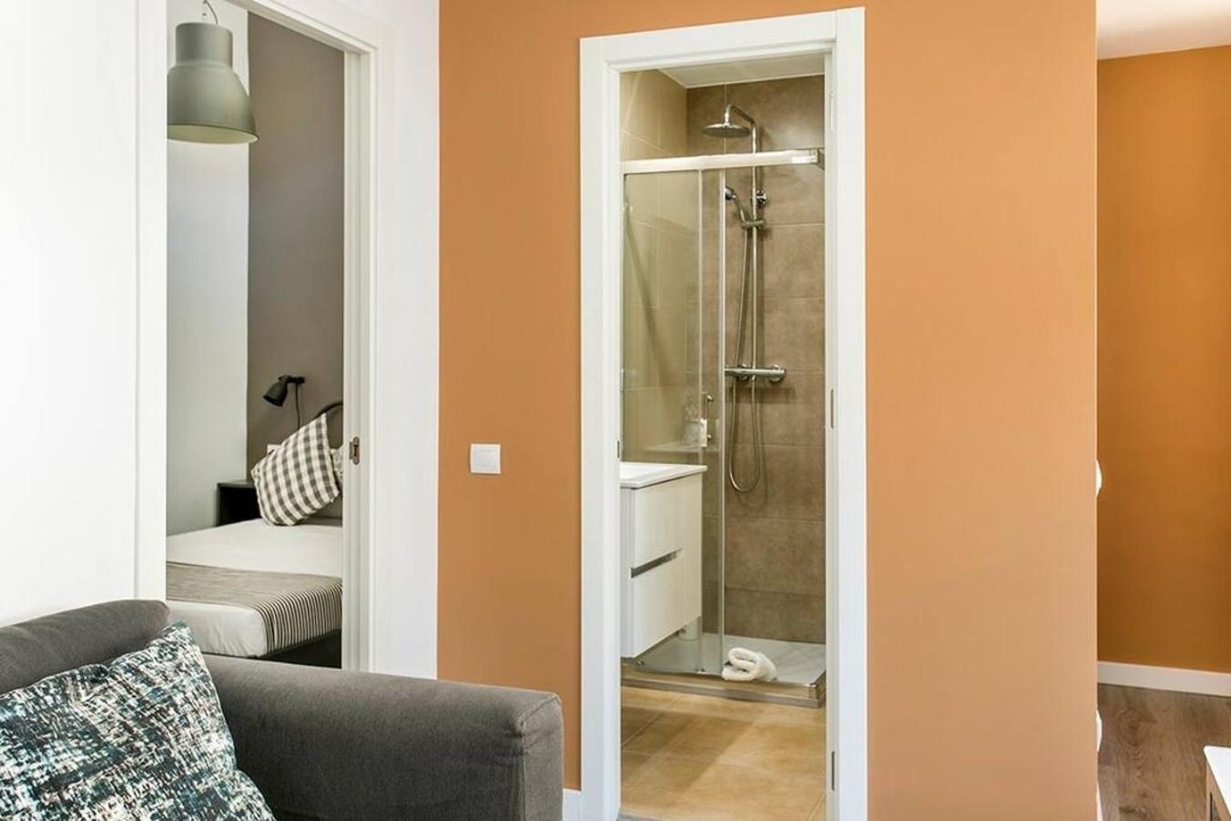 Cozy&New With Terrace Apartment L'Hospitalet de Llobregat Exterior photo