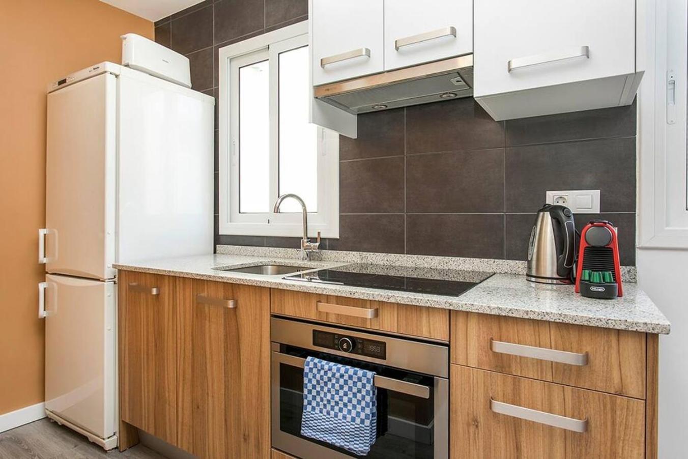 Cozy&New With Terrace Apartment L'Hospitalet de Llobregat Exterior photo