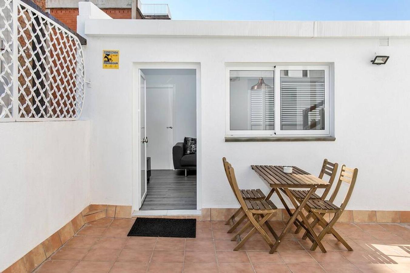 Cozy&New With Terrace Apartment L'Hospitalet de Llobregat Exterior photo